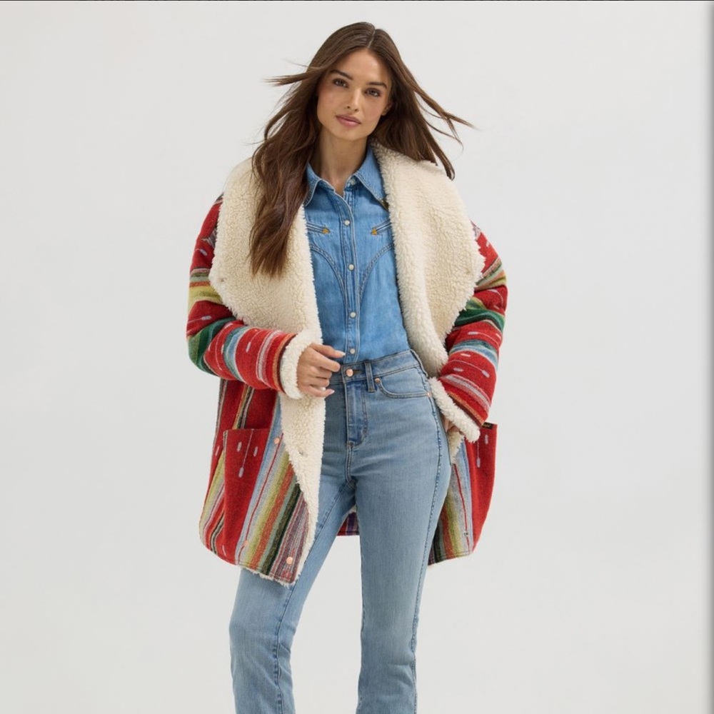 Lainey Wilson x Wrangler Sherpa Jacket